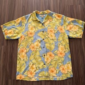 Tommy Bahama Silk Hawaiian Shirt Men’s Size M Floral Tropical Pattern